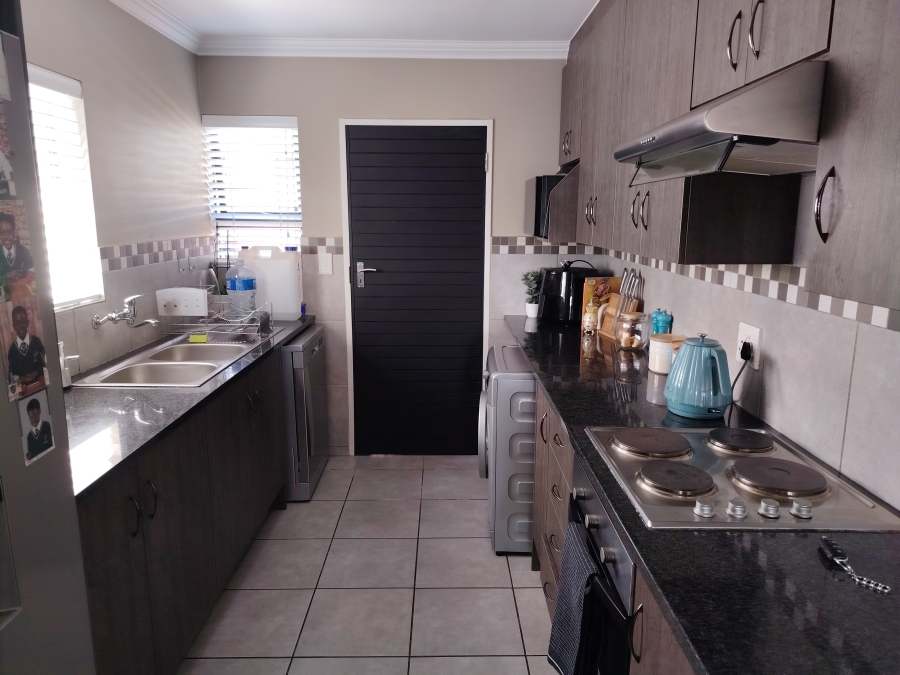 3 Bedroom Property for Sale in Amberfield Gauteng