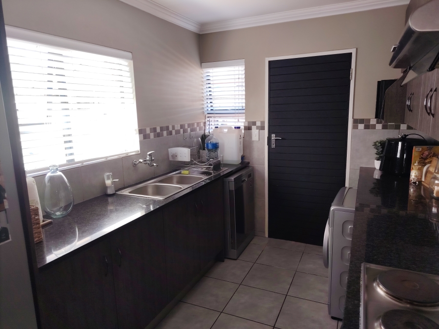 3 Bedroom Property for Sale in Amberfield Gauteng