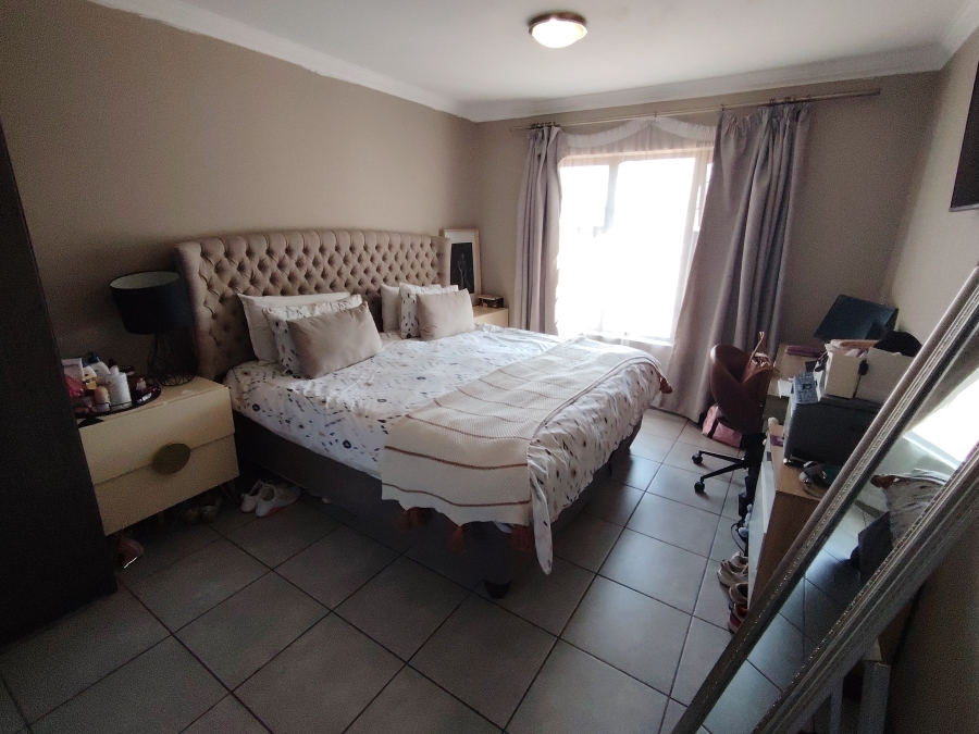 3 Bedroom Property for Sale in Amberfield Gauteng