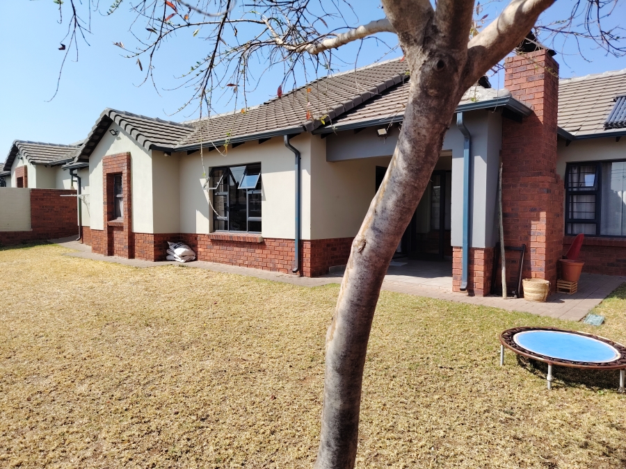 3 Bedroom Property for Sale in Amberfield Gauteng