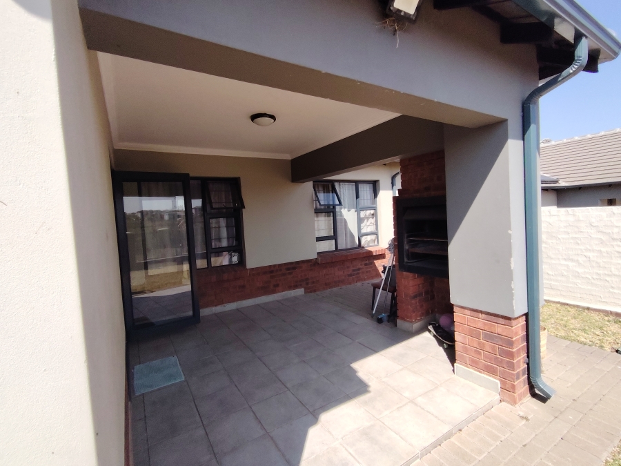3 Bedroom Property for Sale in Amberfield Gauteng