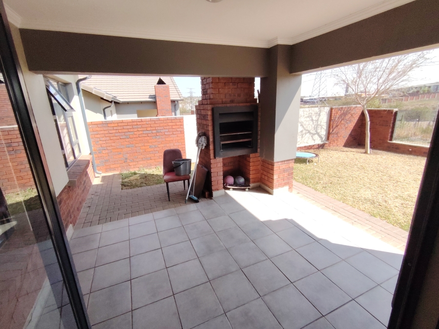 3 Bedroom Property for Sale in Amberfield Gauteng