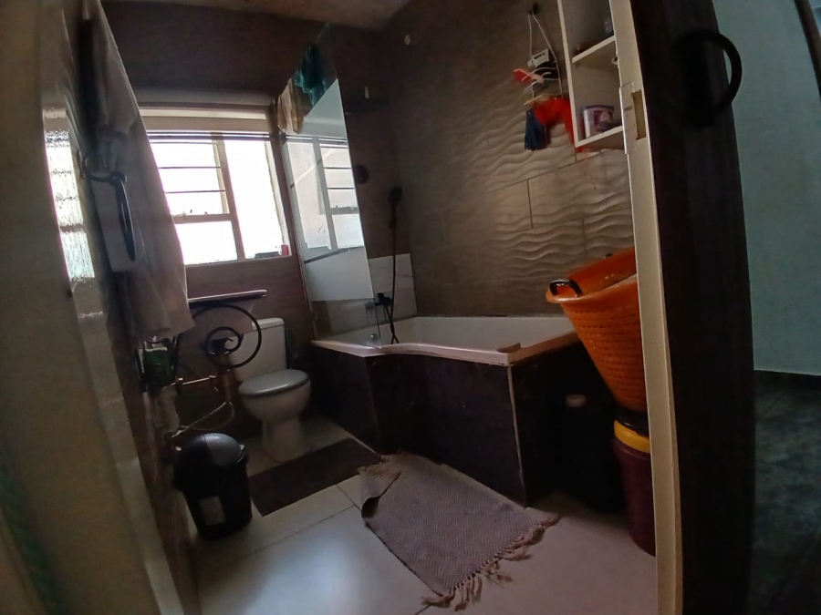 2 Bedroom Property for Sale in Wentworth Park Gauteng