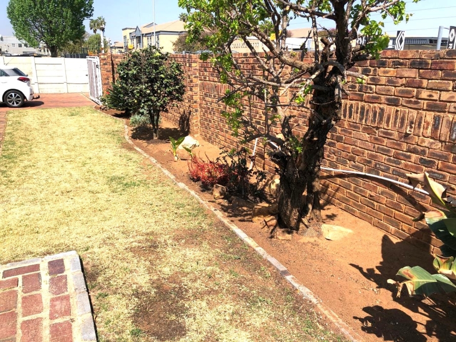 3 Bedroom Property for Sale in Bardene Gauteng