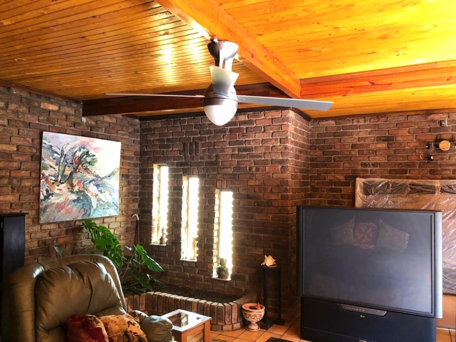 3 Bedroom Property for Sale in Bardene Gauteng