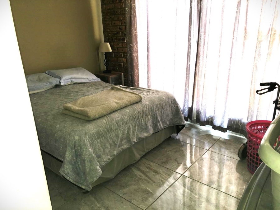3 Bedroom Property for Sale in Bardene Gauteng