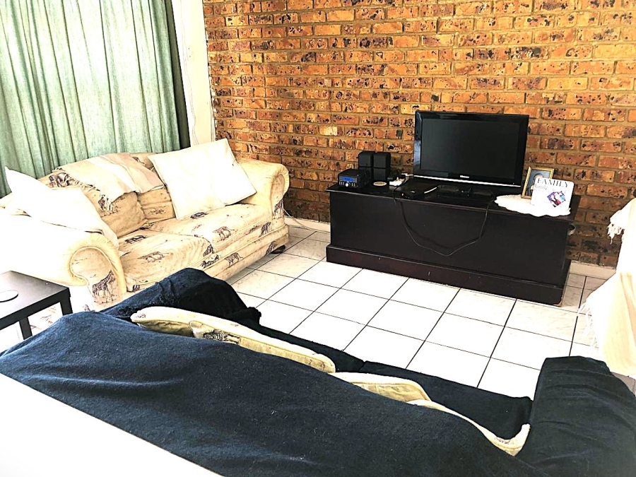 3 Bedroom Property for Sale in Bardene Gauteng