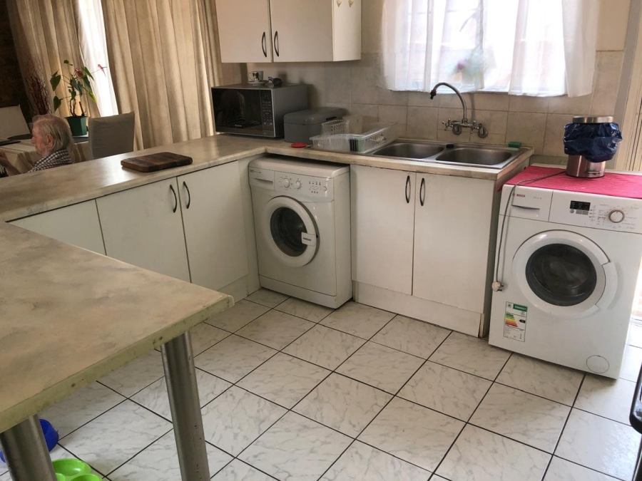 3 Bedroom Property for Sale in Bardene Gauteng