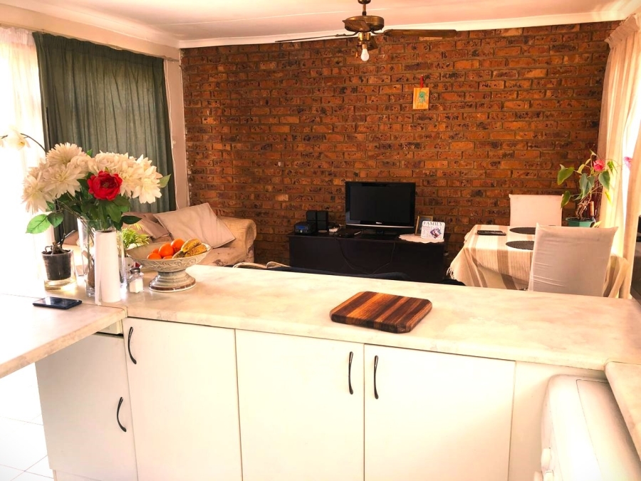 3 Bedroom Property for Sale in Bardene Gauteng