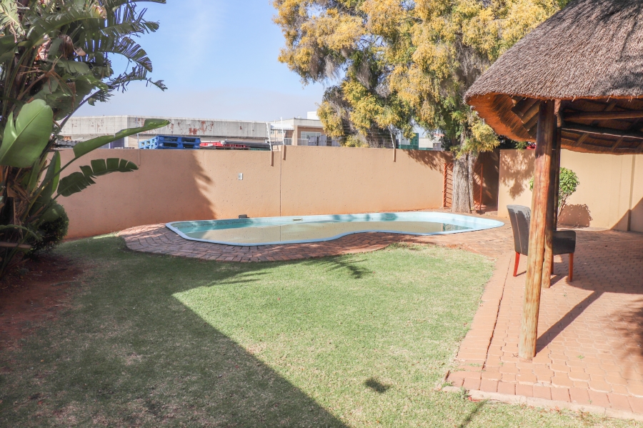 1 Bedroom Property for Sale in Blackheath Gauteng