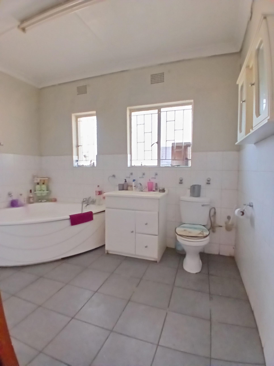 4 Bedroom Property for Sale in Dewitsrus Gauteng