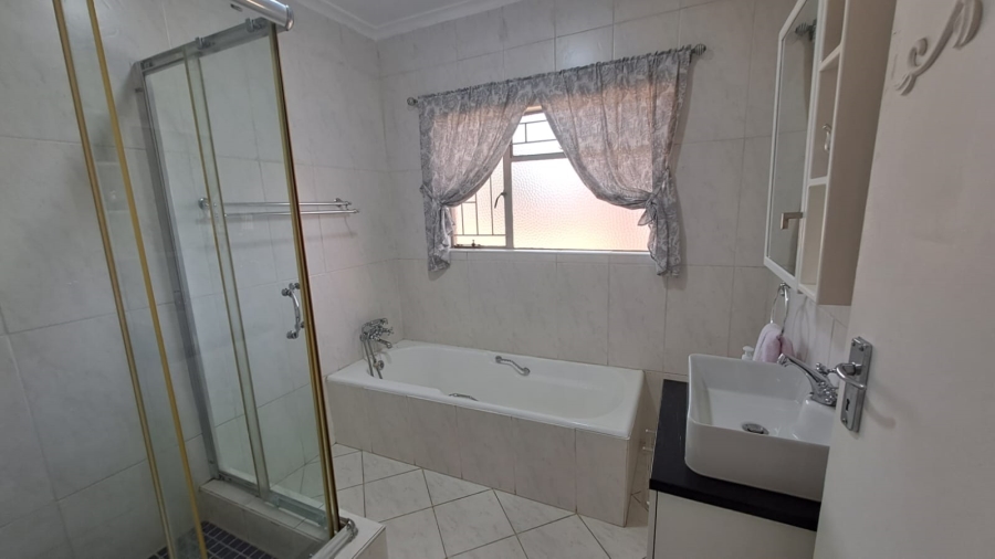 3 Bedroom Property for Sale in Three Rivers East Gauteng