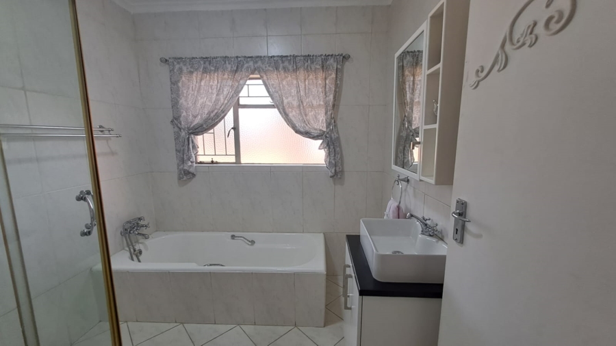 3 Bedroom Property for Sale in Three Rivers East Gauteng