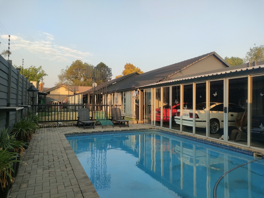 4 Bedroom Property for Sale in Clarens Park Gauteng