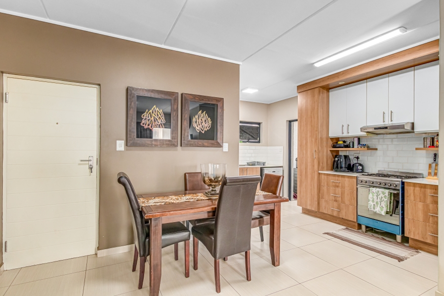2 Bedroom Property for Sale in Kyalami Gauteng
