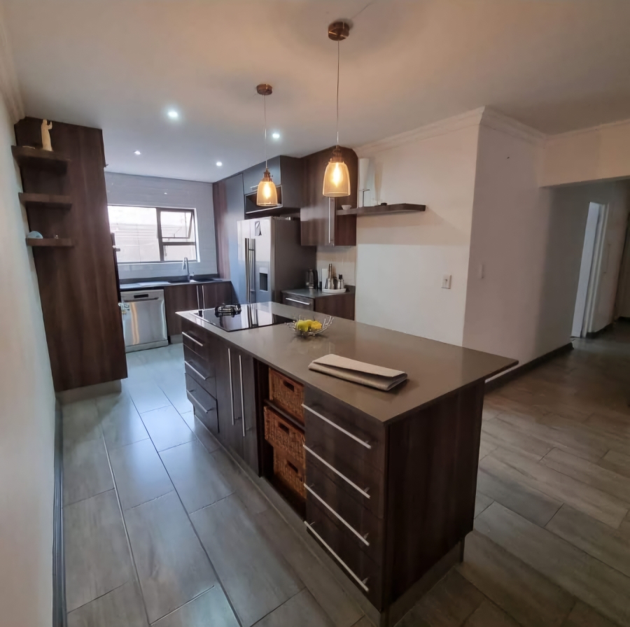 3 Bedroom Property for Sale in Lakefield Gauteng