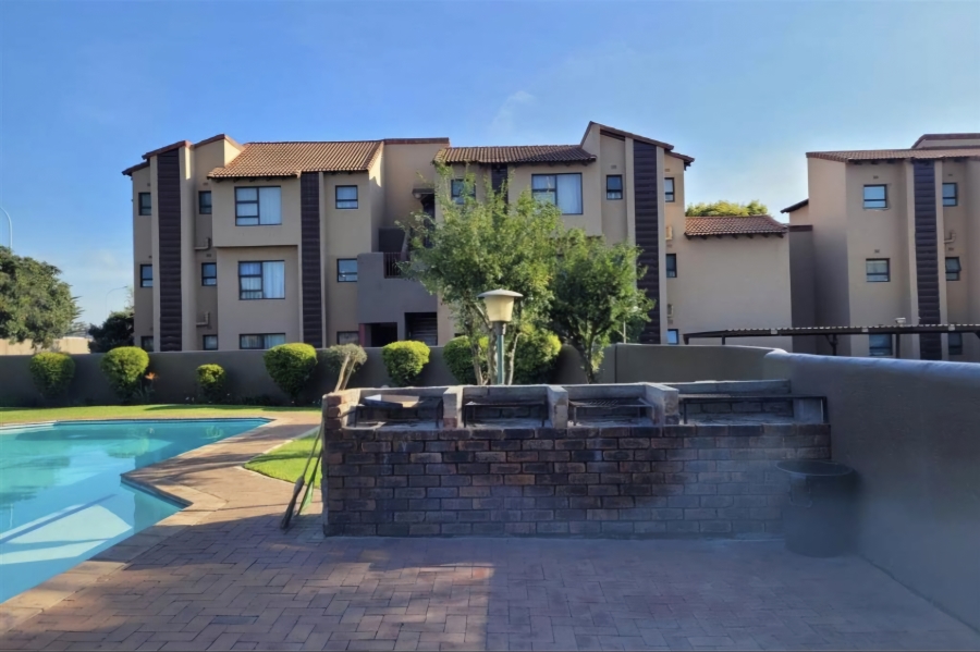 3 Bedroom Property for Sale in Lakefield Gauteng