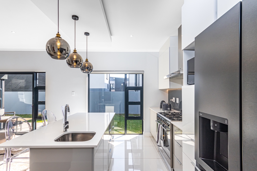 To Let 3 Bedroom Property for Rent in Lonehill Gauteng