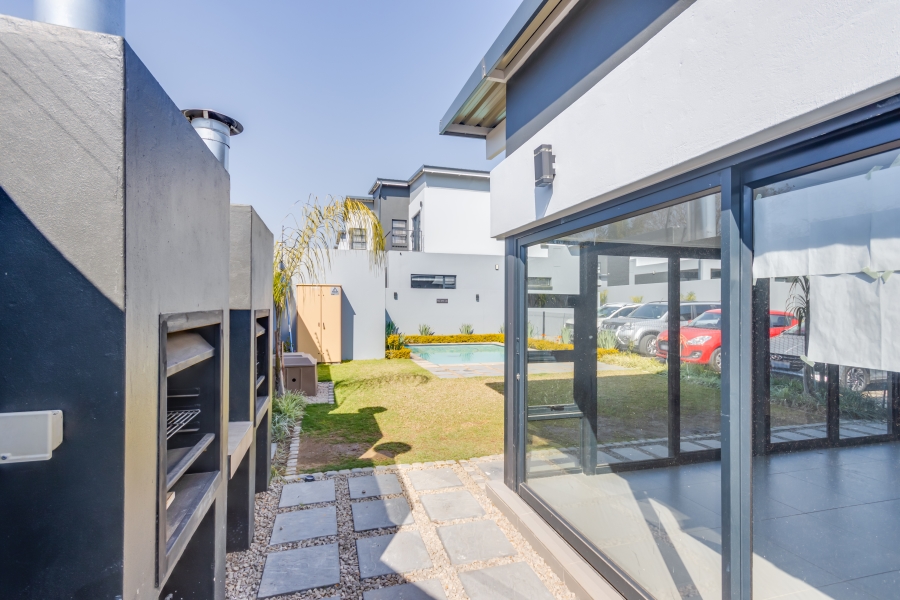 To Let 3 Bedroom Property for Rent in Lonehill Gauteng