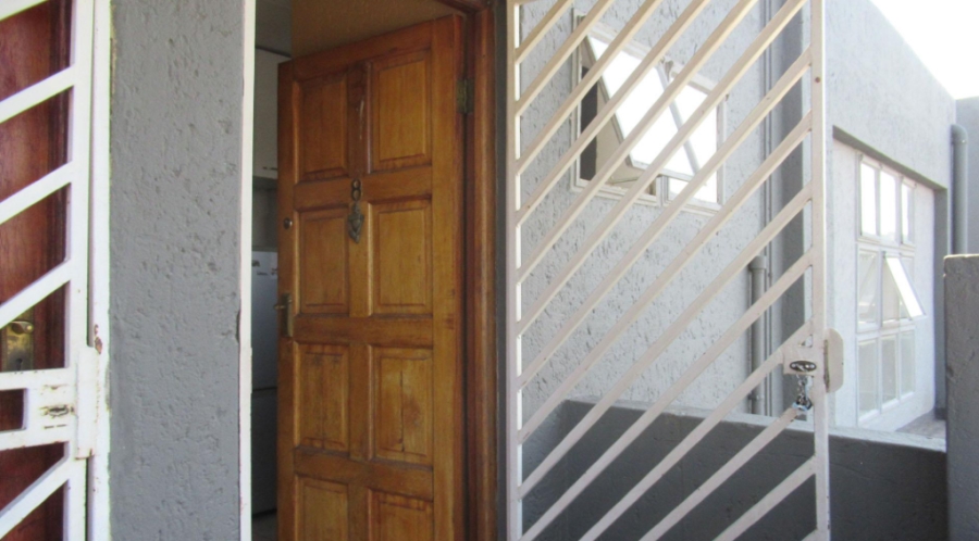 2 Bedroom Property for Sale in Mulbarton Gauteng