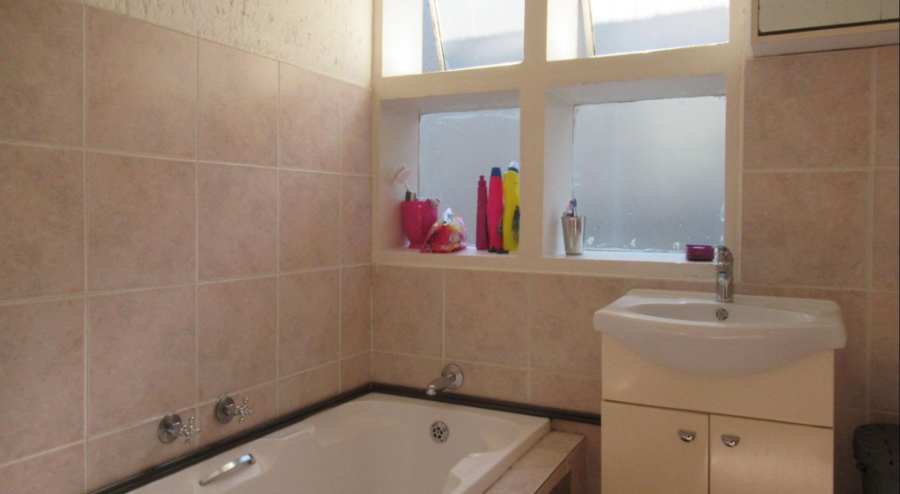 2 Bedroom Property for Sale in Mulbarton Gauteng