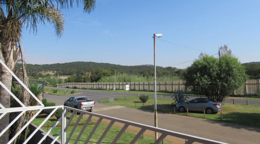 2 Bedroom Property for Sale in Mulbarton Gauteng