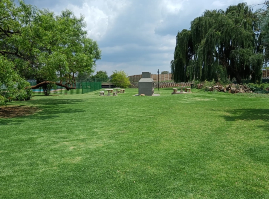 2 Bedroom Property for Sale in Mulbarton Gauteng