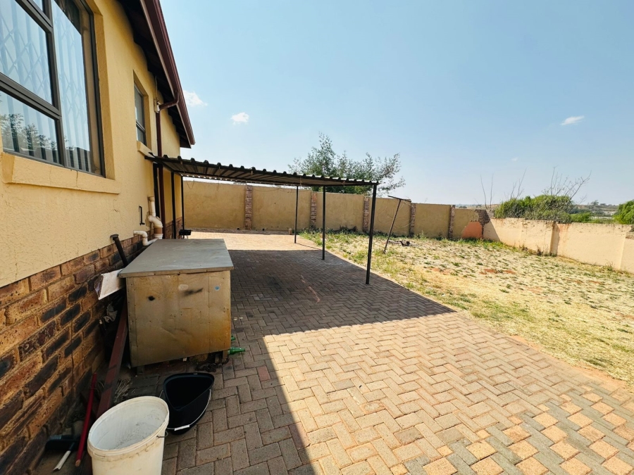 To Let 3 Bedroom Property for Rent in Groblerpark Gauteng
