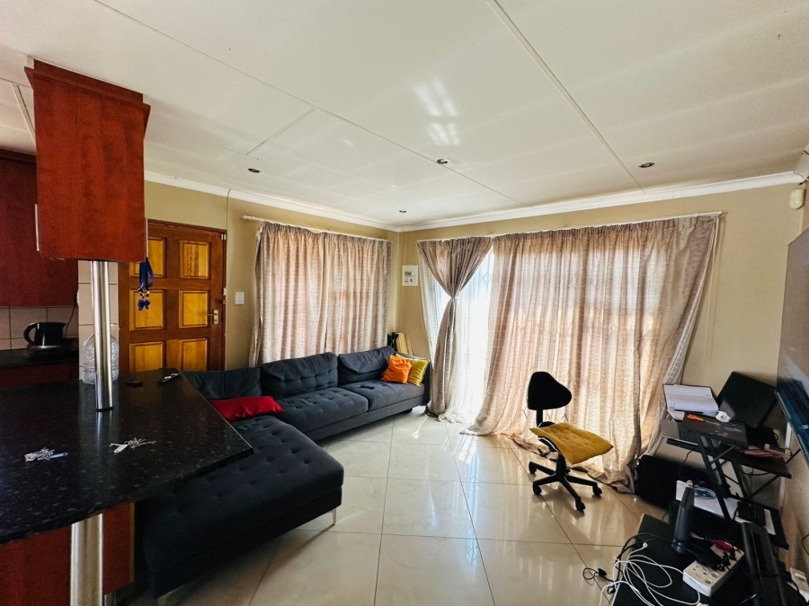 To Let 3 Bedroom Property for Rent in Groblerpark Gauteng