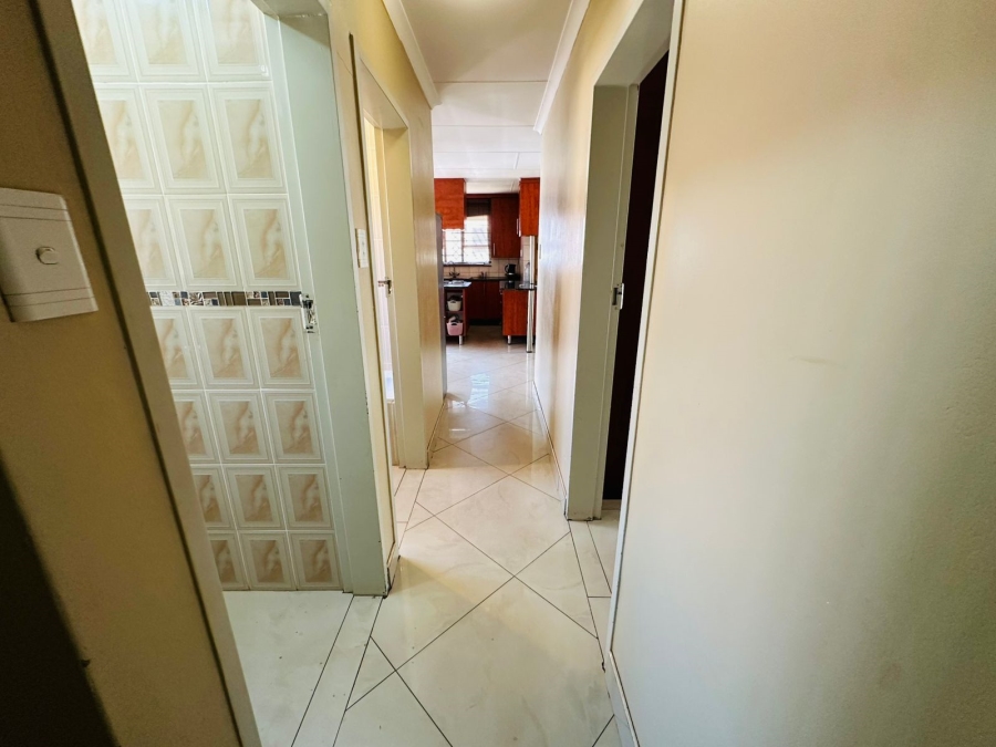 To Let 3 Bedroom Property for Rent in Groblerpark Gauteng