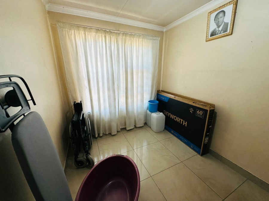 To Let 3 Bedroom Property for Rent in Groblerpark Gauteng