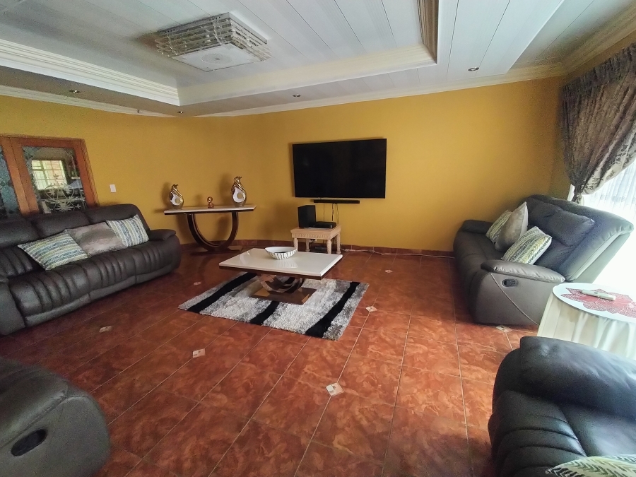 6 Bedroom Property for Sale in Ninapark Gauteng