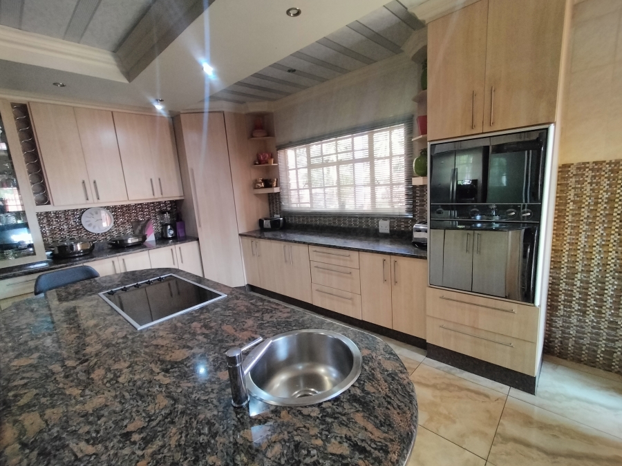 6 Bedroom Property for Sale in Ninapark Gauteng