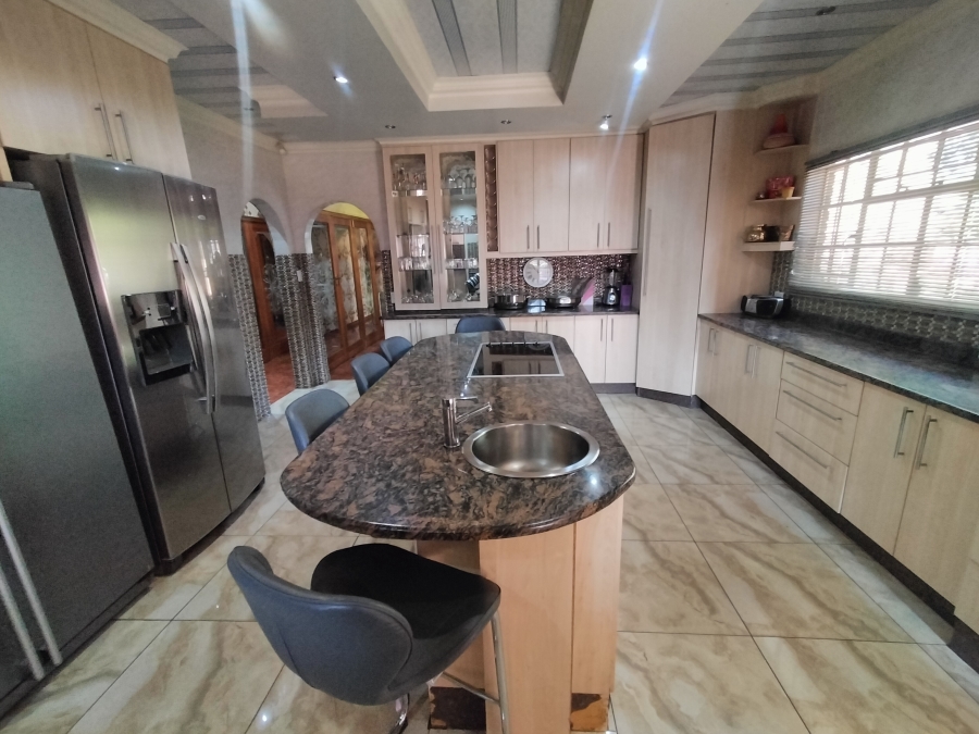 6 Bedroom Property for Sale in Ninapark Gauteng