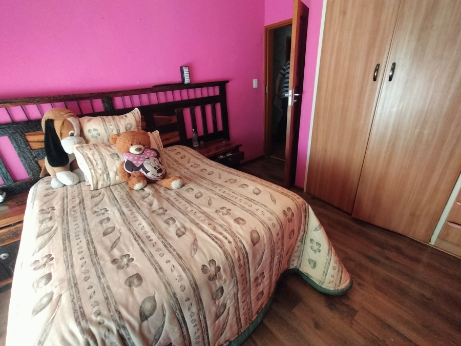 6 Bedroom Property for Sale in Ninapark Gauteng