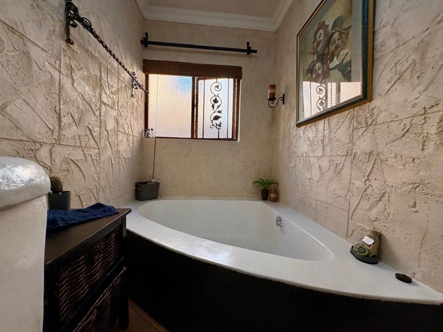 3 Bedroom Property for Sale in Dal Fouche Gauteng