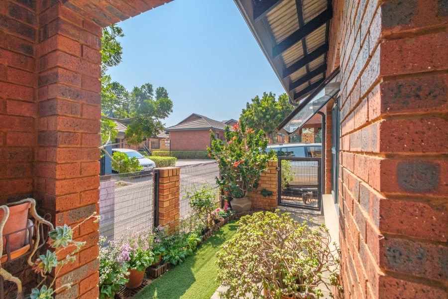 3 Bedroom Property for Sale in Roodepoort Gauteng
