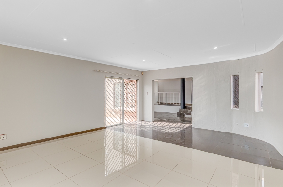 To Let 3 Bedroom Property for Rent in Kyalami Hills Gauteng