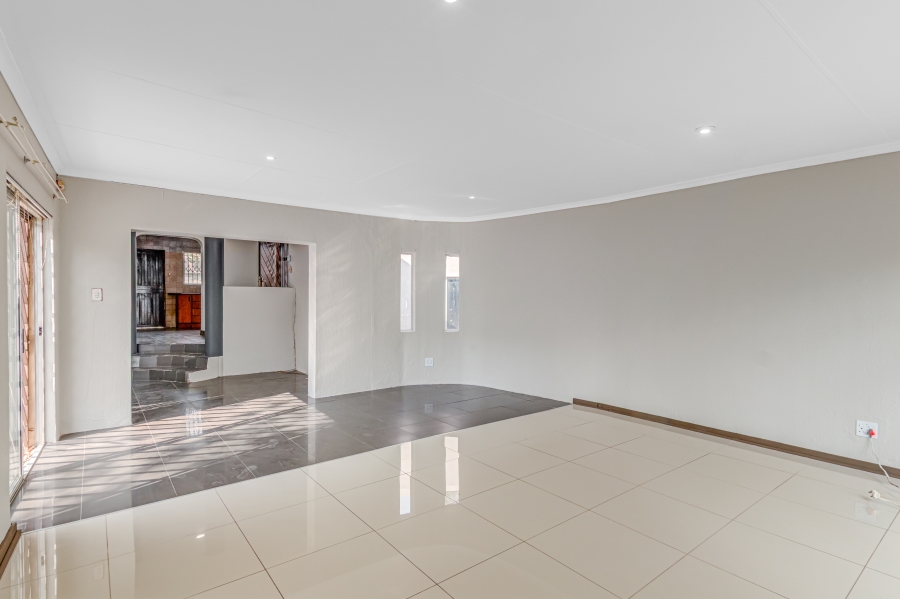 To Let 3 Bedroom Property for Rent in Kyalami Hills Gauteng