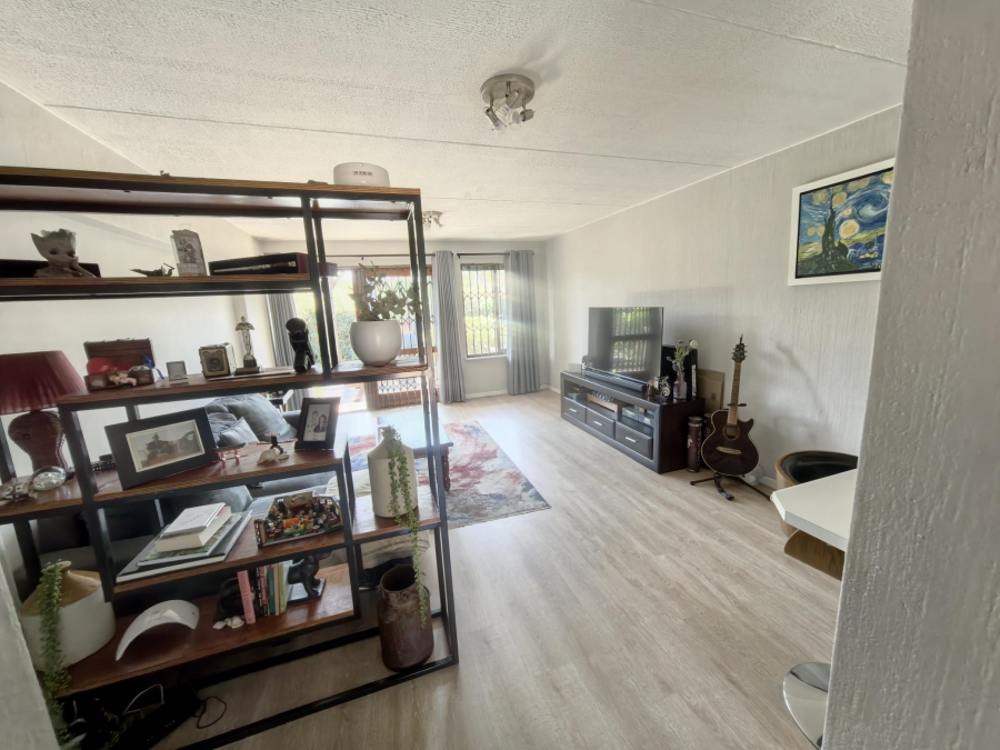 2 Bedroom Property for Sale in Sunninghill Gauteng