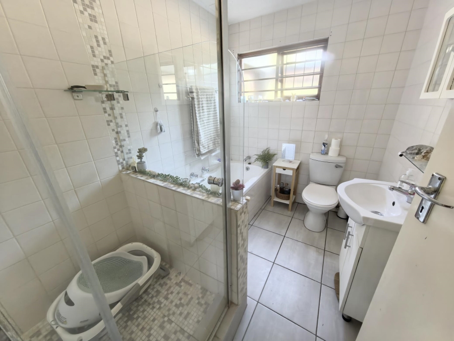 2 Bedroom Property for Sale in Sunninghill Gauteng