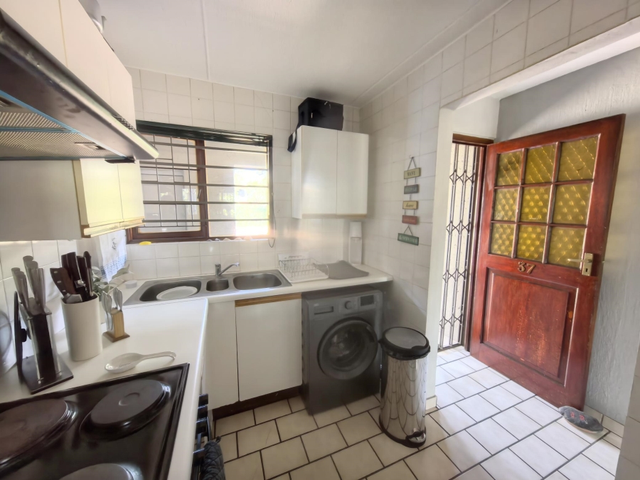2 Bedroom Property for Sale in Sunninghill Gauteng
