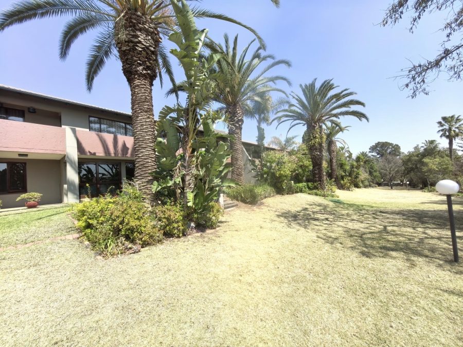 2 Bedroom Property for Sale in Sunninghill Gauteng