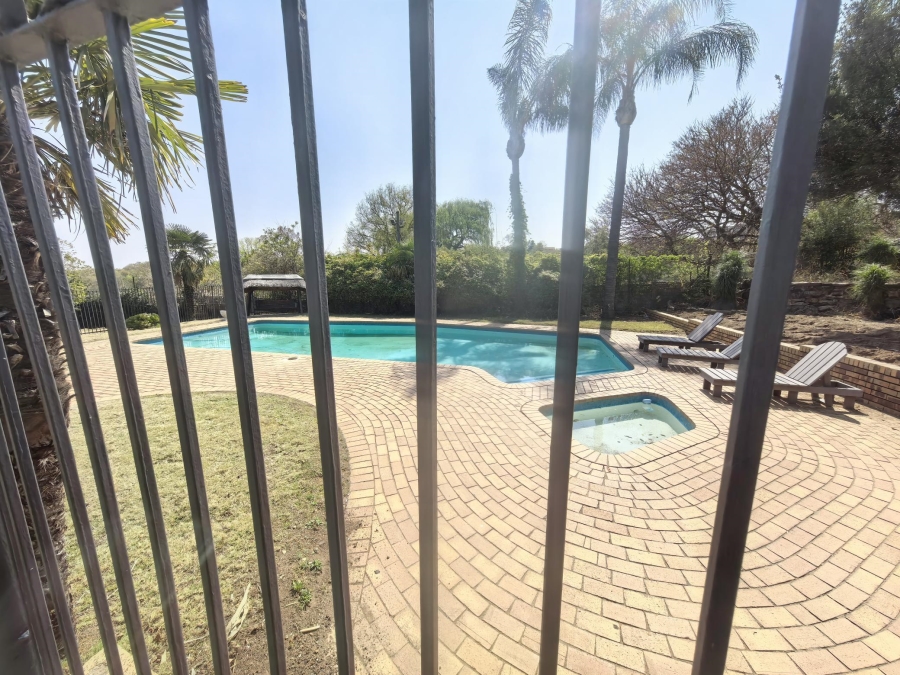 2 Bedroom Property for Sale in Sunninghill Gauteng