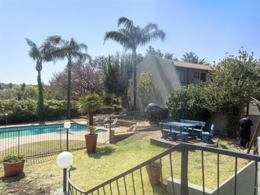 2 Bedroom Property for Sale in Sunninghill Gauteng