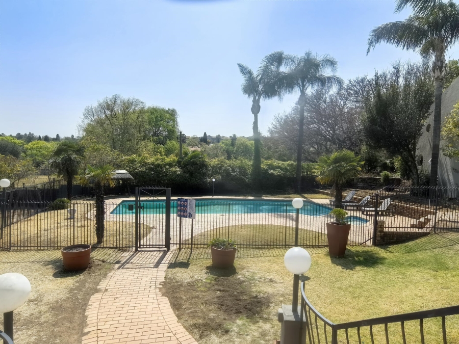 2 Bedroom Property for Sale in Sunninghill Gauteng