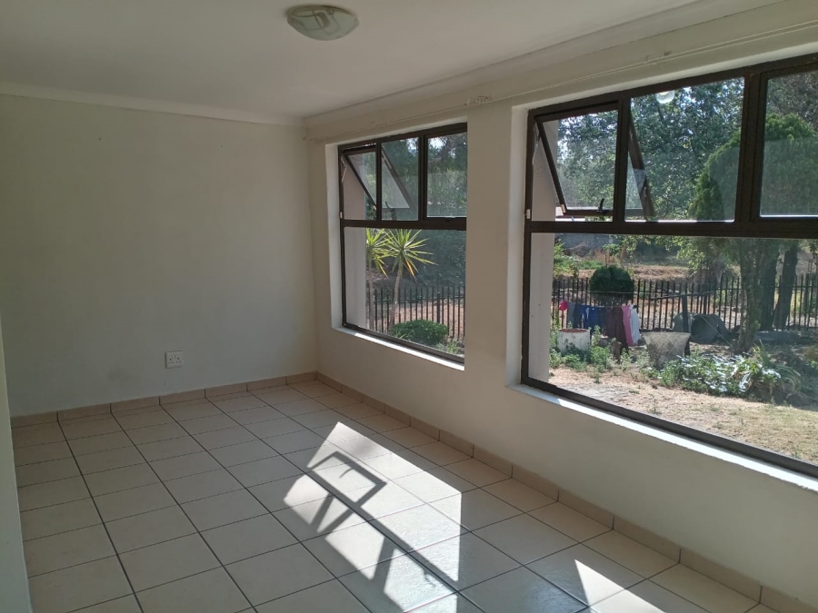 To Let 1 Bedroom Property for Rent in Buccleuch Gauteng
