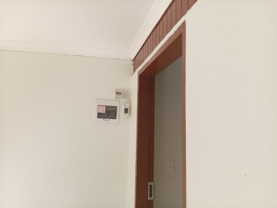 To Let 1 Bedroom Property for Rent in Buccleuch Gauteng