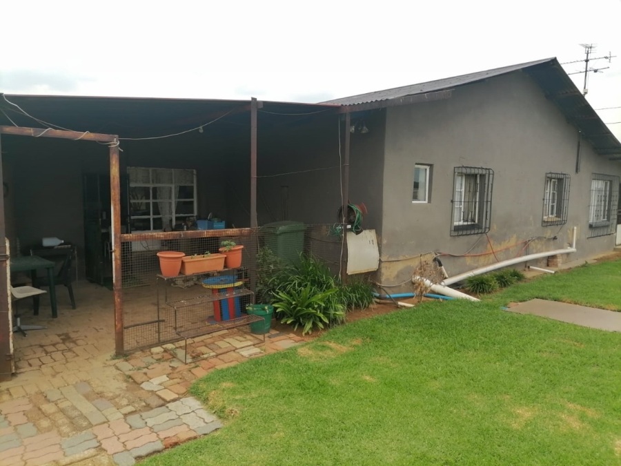 8 Bedroom Property for Sale in Withok Estate Gauteng