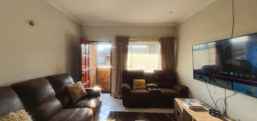 2 Bedroom Property for Sale in Elspark Gauteng
